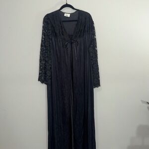 Vintage Women's Lady Camille Black Lace Trim Long Sleeve Peignoir Nightgown Robe